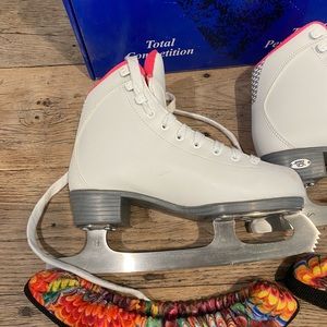 Girl’s ice skates
